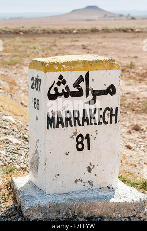 Jalon de Marrakech sur la route d'Essaouira au Maroc. Banque D'Images