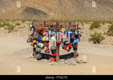 Plateau électrique junction road sign in Death Valley N.P, California, USA Banque D'Images