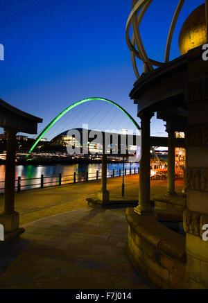 Newcastle Quayside en début de soirée Banque D'Images