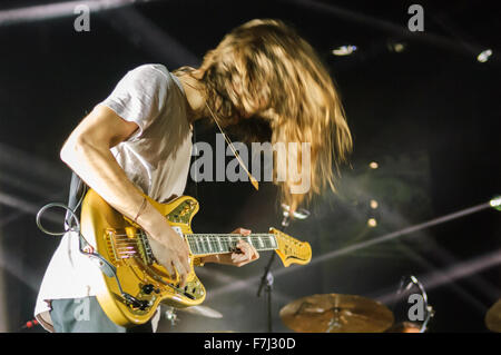 Manchester, UK. 13 novembre, 2015. Wayne sermon d'Imagine Dragons fonctionne à la Manchester Arena. © Paul Warburton. Banque D'Images