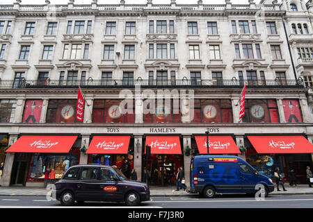 Hamleys, le plus ancien magasin de jouets dans le monde,dans Regent Street, London, England, UK Banque D'Images