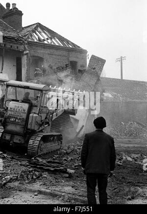 Bâtiments de Bradford Street d'être démoli en 1966, Shifnal, Shropshire. Banque D'Images