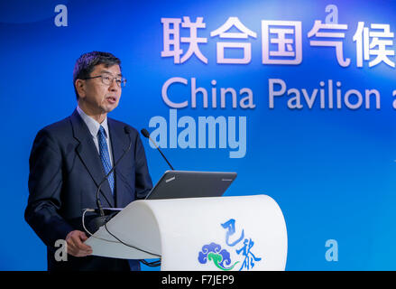 Paris, France. 1er décembre 2015. Takehiko Nakao, Président de la Banque asiatique de développement (BASD), parle au cours de la Chine-ADB La coopération sur le changement climatique Activité parallèle en marge de la 2015 Conférence des Nations Unies sur les changements climatiques (COP 21) à Le bourget sur la banlieue nord de Paris, France, le 1 décembre, 2015. La Chine travaillera en étroite collaboration avec la Banque asiatique de développement (BAD) à l'égard de ses émissions de dioxyde de carbone (CO2) des objectifs de réduction des émissions © Xinhua/Alamy Live News Banque D'Images