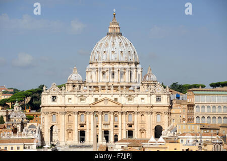 Italie, Rome, basilique Saint-Pierre vue du Castel Sant'Angelo Banque D'Images