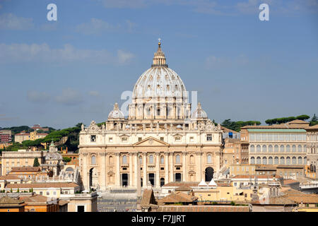 Italie, Rome, basilique Saint-Pierre vue du Castel Sant'Angelo Banque D'Images