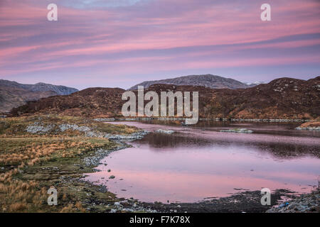 Lever du soleil Ciel de Badcall Rose Bay, Sutherland, Scotland Banque D'Images