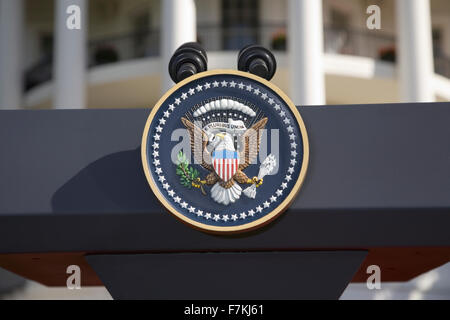 Sceau présidentiel sur le podium devant le portique sud de la Maison Blanche, le balcon Truman, à Washington, DC, le 7 mai 2007, en préparation de la visite de Sa Majesté la Reine Elizabeth II et le président George W. Banque D'Images