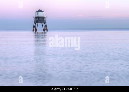 Solstice d'hiver, Dovercourt, près de Harwich, Essex. Une petite ville balnéaire. Phare restauré. UK Banque D'Images