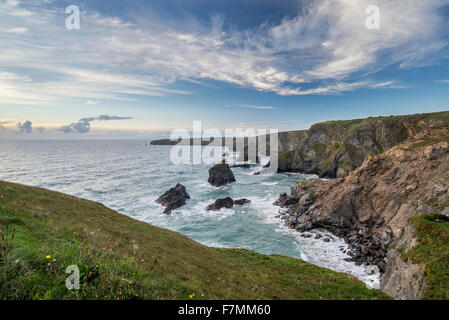 Paysage de mer Bedruthan Steps sur la côte de Cornwall en Angleterre Banque D'Images