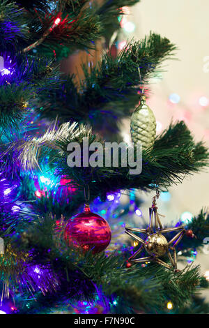 Vieux jouets de Noël en verre du début du xxe siècle. Jouets en verre Banque D'Images