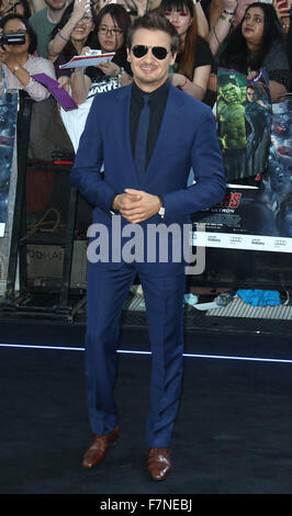 Apr 21, 2015 - Londres, Angleterre, Royaume-Uni - Jeremy Renner qui fréquentent les Avengers : Uncanny X-Men première européenne, cinéma Vue, Westfiel Banque D'Images