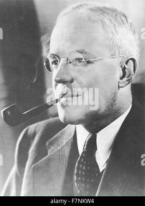 Allen Welsh Dulles (1893 - 1969). Diplomate américain et avocat. Le directeur de la Central Intelligence Agency (CIA), au début de la guerre froide. a supervisé l'opération PBSUCCESS, l'opération Ajax, le Lockheed U-2 et l'invasion de la Baie des Cochons. Banque D'Images