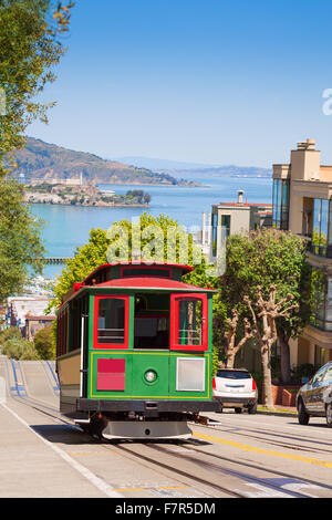 Tramway de San Francisco et le magnifique Hyde Street Banque D'Images