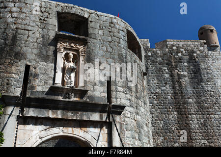 Statue de saint Vlaho sur La Porte Pile. Blaise est le saint patron de la ville de Dubrovnik et le protecteur de l'organisme indépendant R Banque D'Images