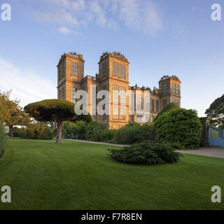 Hardwick Hall, Derbyshire. Le Hardwick domaine est constitué de maisons superbes et de beaux paysages. Banque D'Images