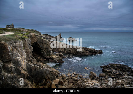 Falaises le long de la Côte Sauvage, Quiberon, Morbihan, Bretagne, France Banque D'Images