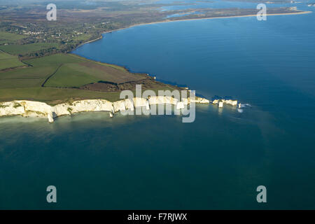 Une vue aérienne de Old Harry Rocks, à l'île de Purbeck, Dorset. Banque D'Images