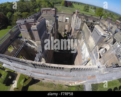 La suite de l'incendie dévastateur de Clandon Park, Surrey. Un incendie a éclaté le mercredi 29 avril 2015 à Clandon Park, un manoir du xviiie siècle. L'incendie s'est propagé à travers le bâtiment et a causé des dommages importants. Clandon Park a été l'un des pays les Banque D'Images