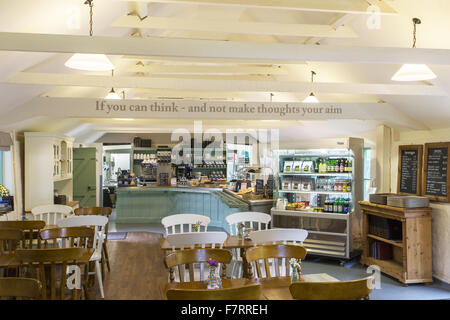Le salon de thé de mûrier à Bateman's, East Sussex. Banque D'Images