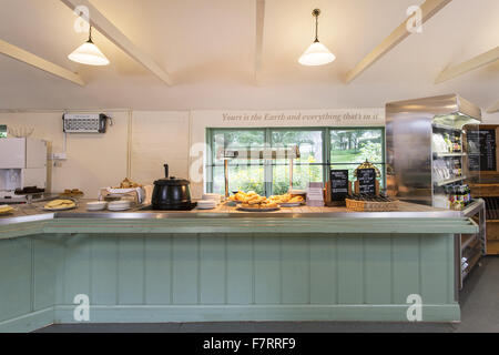 Le salon de thé de mûrier à Bateman's, East Sussex. Banque D'Images