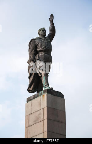 Burgas, Bulgarie - 23 juillet 2014 : soldat soviétique monument situé dans le centre-ville de Bourgas Banque D'Images