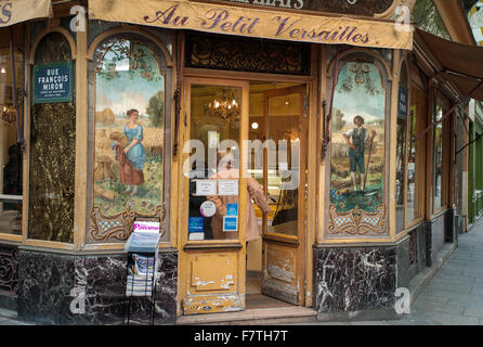 France, Paris, au Petit Versailles, boulangerie/pâtisserie Banque D'Images