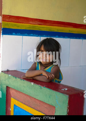 Portrait de jeune enfant indien à Dharamsala Banque D'Images