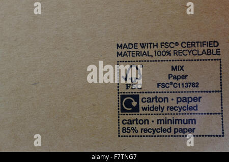 Une boîte faite avec du matériel du Forest Stewardship Council. Banque D'Images