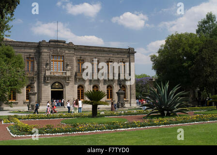 Entrée du musée national de l'histoire situé dans le château de Chapultepec à Mexico City, Mexico Banque D'Images