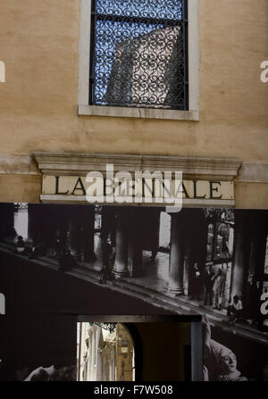 Venise, Italie, le 4 juin 2014 : porte d'entrée pour la Biennale de Venise, connu dans le monde entier pour ses expositions. Banque D'Images