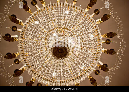 Venise, Italie, le 5 juin 2014 : Théâtre La Fenice, hall d'entrée, lustre principal Banque D'Images