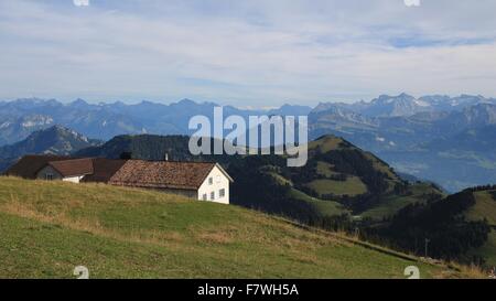 Paysage de montagne des régions rurales de la Suisse centrale Banque D'Images