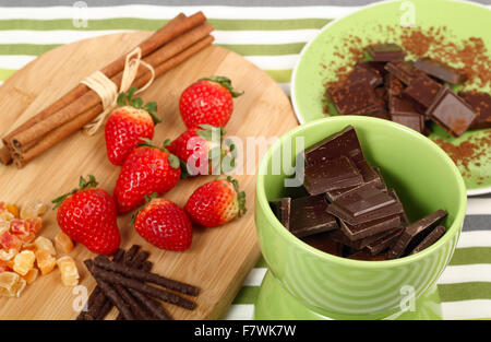 Fondue au chocolat Fraise Banque D'Images