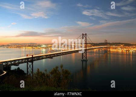 Le 25 avril Pont sur le Tage, Lisbonne, Portugal, Europe Banque D'Images