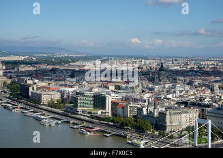 Vue depuis du Bastion des Pêcheurs à Budapest Banque D'Images