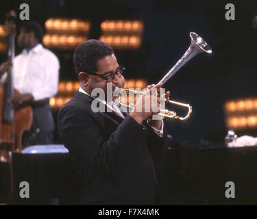 DIZZY GILLESPIE (1917-1993) musicien de jazz en 1963. Photo Tony Gale Banque D'Images