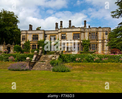 L'extérieur de l'hôtel de Thornbridge une maison de campagne près de Great Longstone Derbyshire Dales England UK Peak District Banque D'Images