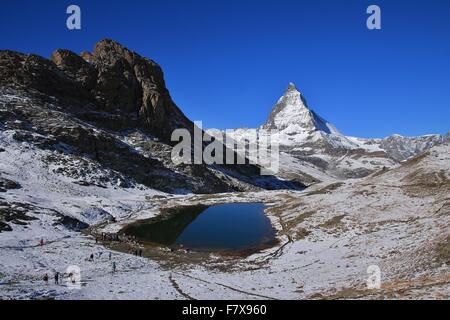 Riffelsee Lake et Cervin en automne Banque D'Images