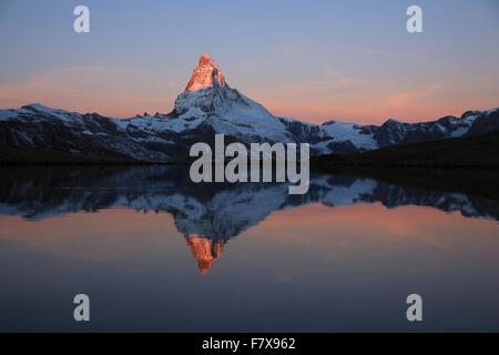 Belle scène de matin à Zermatt, Suisse. Banque D'Images