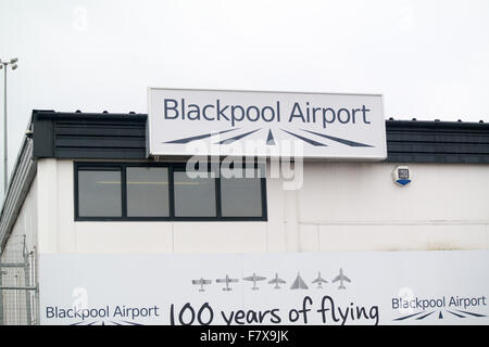 Blackpool, Royaume-Uni. 19Th Mar, 2015. Les recherches de garde-côtes après le contact a été perdu avec un petit avion au large de la côte du Lancashire. Une recherche impliquant la police du Lancashire, ainsi que des garde-côtes de Blackpool et la baie de Morecambe canots est maintenant aurait été terminé. L'avion léger avec juste le pilote à bord n'est que d'avoir disparu en mer d'Irlande juste avant qu'il soit destiné à l'atterrissage à l'aéroport de Blackpool. Crédit : Gary telford/Alamy Live News Banque D'Images