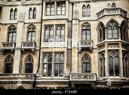 Photo Gros plan du palais de Westminster, Londres, Grande-Bretagne. Scène de l'architecture. Banque D'Images