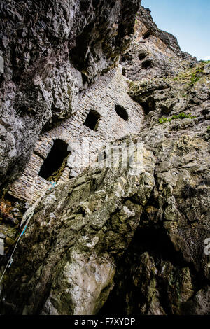 Culver trou un pigeonnier historique construit en falaises près de Port Eynon sur la péninsule de Gower, dans le sud du Pays de Galles UK Banque D'Images