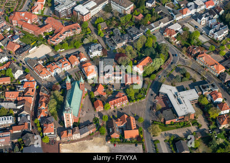 Lohne (Oldenburg) du dessus avec l'église St. gertrud, district de Vechta, Niedersachsen, Allemagne Banque D'Images