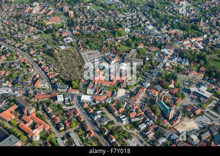 Lohne (Oldenburg) du dessus avec l'église St. gertrud, district de Vechta, Niedersachsen, Allemagne Banque D'Images