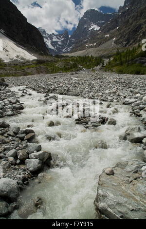 Le glacier noir à la tête de la vallée d'Ailefroide, parc national des Ecrins, alpes françaises. Banque D'Images