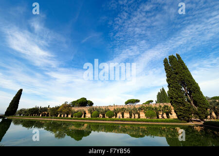 Pecile eplanade du Villa Adriana, la Villa d'Hadrien, près de Tivoli - Rome, Italie Banque D'Images