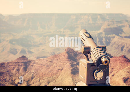 Télescope aux tons rétro fait à Grand Canyon, travel concept, USA. Banque D'Images