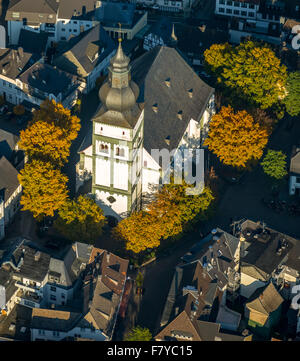 Centre d'Attendorn, Église Paroissiale de Saint Jean le Baptiste, Attendorn, Rhénanie-Palatinat, Hesse, Allemagne Banque D'Images