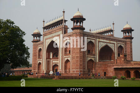 Porte d'entrée du Taj Mahal, Agra, Inde Banque D'Images