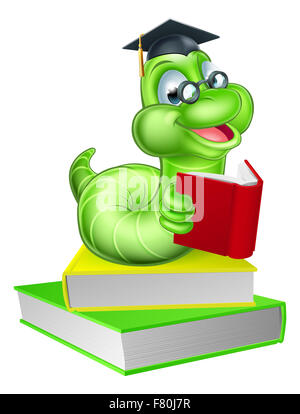 Smiling Cute cartoon ver vert caterpillar bookworm mascot portant des lunettes et le mortier bord graduation hat de lire un livre Banque D'Images